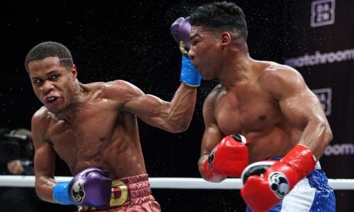 Разгромом завершился бой за титул чемпиона мира по версии WBC. Видео