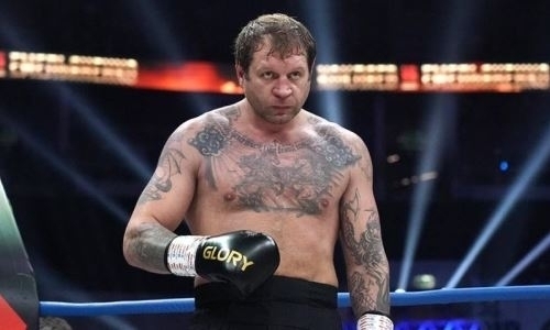 «Неужели не видно?» Емельяненко прокомментировал свое странное фото