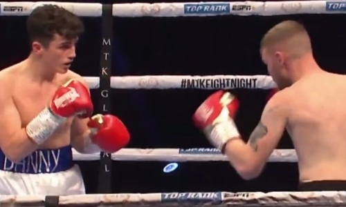 Вечер бокса с титульным боем Кулахмета начался с избиения 18-летнего дебютанта