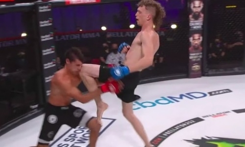 Американский файтер получил коленом в челюсть от «Пугала». Видео нокаута