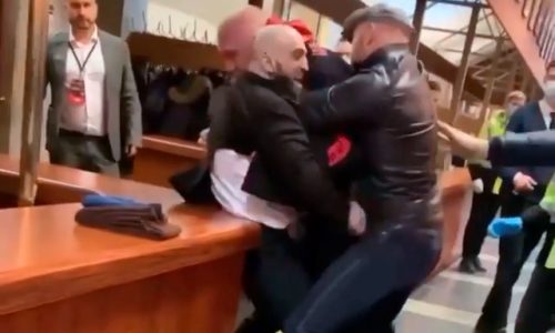 Два известных бойца ММА из России подрались вне октагона. Один из них госпитализирован. Видео