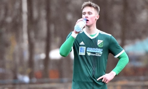 «Мои родители сбежали из Казахстана 20 лет назад». Немецкий футболист рассказал о своем прошлом на исторической родине и настоящем в Германии