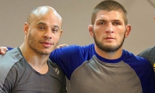 Менеджер Нурмагомедова необычно отреагировал на фото Хабиба в потёртом шлеме