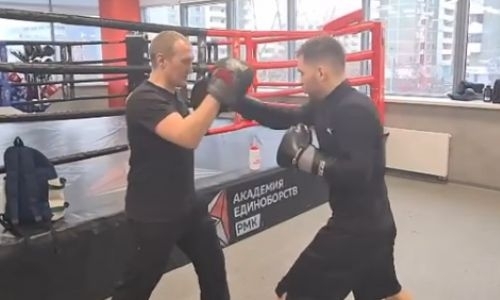 Казахстанский боксер возобновил тренировки после поражения нокаутом. Видео