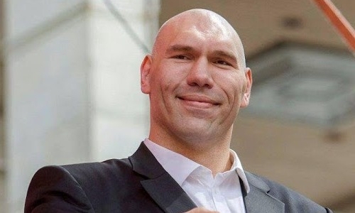 «Это можно назвать боем столетия». Николай Валуев дал прогноз на поединок Майк Тайсон — Рой Джонс