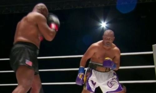 Видео боя, или Как Майк Тайсон зарубился с Роем Джонсом в главном событии вечера легенд