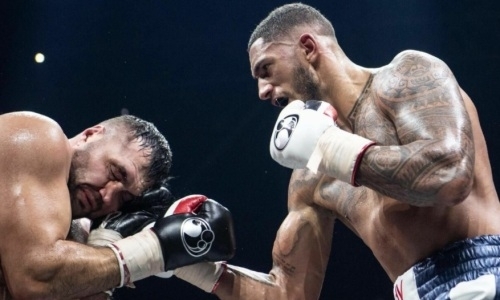 Непобежденный обидчик Дычко со сломанной рукой выиграл бой у «Молота». Видео