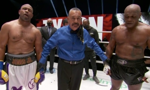 Единогласно назван победитель боя Майк Тайсон — Рой Джонс