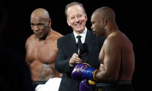 «Танцы и обжиманцы двух дедушек». Бой Тайсона с Джонсом назвали пародией на бокс