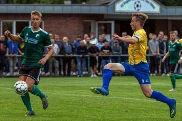 «Мои родители сбежали из Казахстана 20 лет назад». Немецкий футболист рассказал о своем прошлом на исторической родине и настоящем в Германии