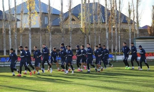 Молодежная сборная Казахстана показала фото с тренировки в рамках подготовки к матчу отбора ЕВРО-2021