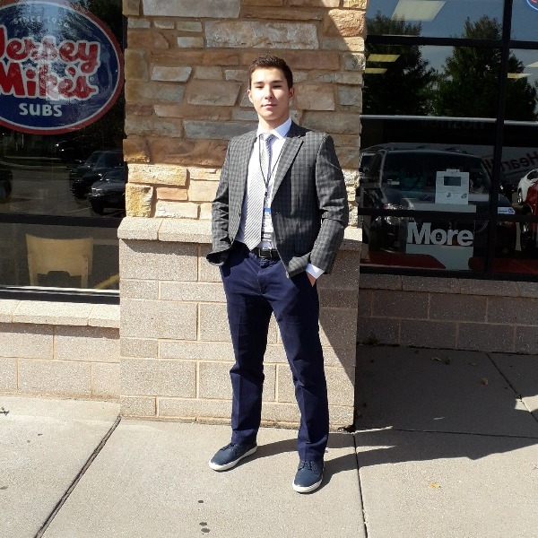 «Мечтаю выиграть Кубок Стэнли и играть в НХЛ». 17-летний казахстанец участвовал в США в Матче Звезд лиги и выбрал за пример Евгения Малкина