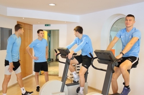 «Кызыл-Жар СК» опубликовал фото с заключительной тренировки сезона в тренажерном зале