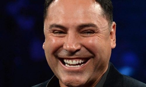 «Он сидел и курил травку». Чемпион мира простебал Де Ла Хойю за дерзкий вызов Головкину