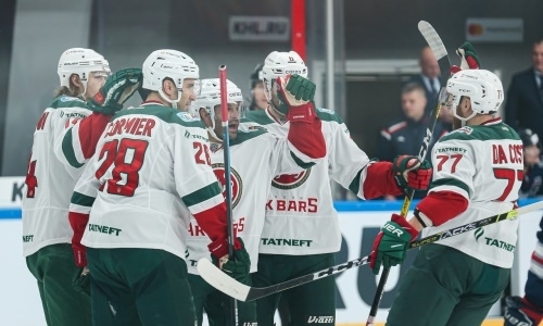 Дубль форварда сборной Казахстана помог учинить разгром в выездном матче КХЛ. Видео