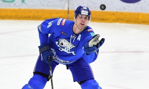 Защита продолжает страдать. «Барыс» потерял ещё одного лидера обороны из-за травмы