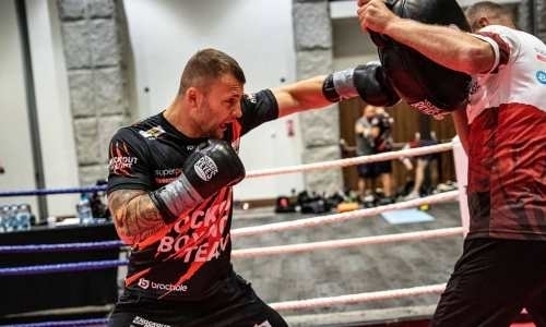 Соперник Головкина рассказал о состоянии своего здоровья после вспышки коронавируса в команде