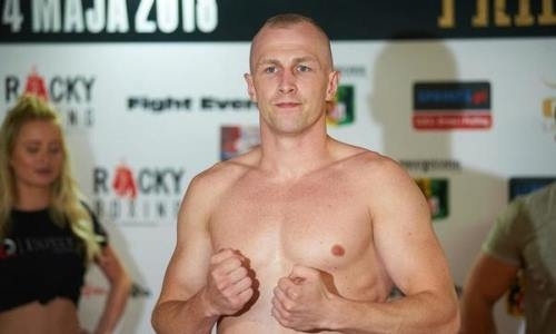 Экс-чемпиона мира из команды соперника Головкина заменили непобежденным поляком