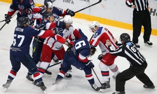 Хоккеисты следующего соперника «Барыса» в КХЛ устроили потасовку после окончания матча. Видео