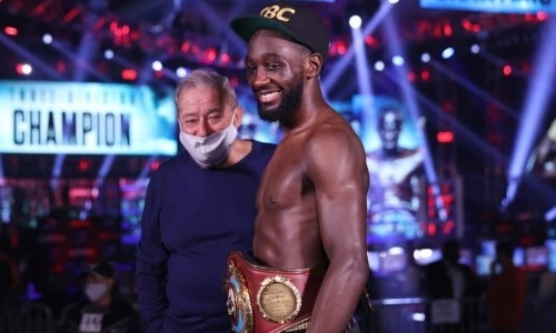 «Прячется». Чемпион мира избегает боя с Теренсом Кроуфордом