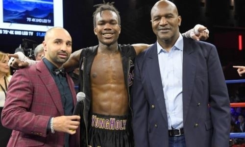 «Я не ожидаю». Сын Эвандера Холифилда дал прогноз на третий бой отца с Тайсоном