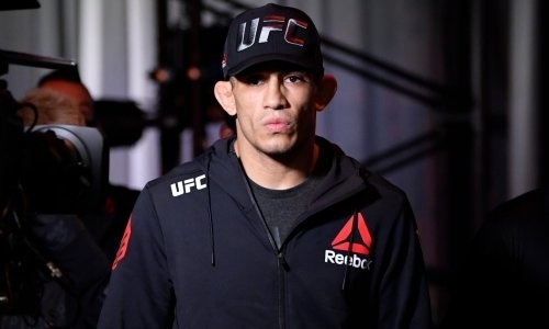 «Фергюсон — не человек». В UFC показали яркое фото с боя Тони с Оливейрой