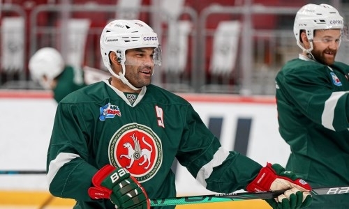 «Очень повезло». Хоккеист сборной Казахстана в восторге от игры со своими партнерами в КХЛ