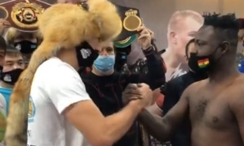 Состоялось взвешивание участников вечера бокса в Нур-Султане с боем Ербосынулы за три титула