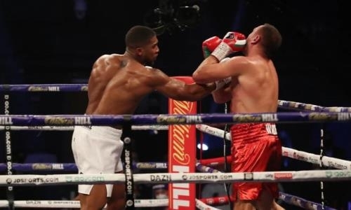 «Это было странное выступление». Победа Энтони Джошуа нокаутом удивила Диллиана Уайта