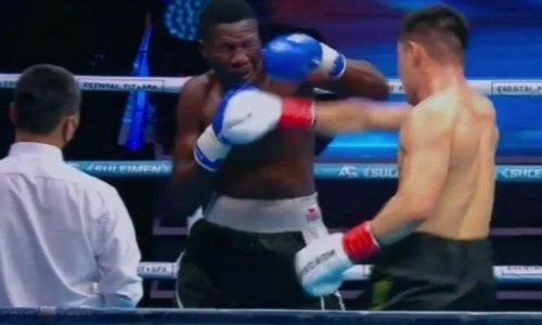 Как чемпион мира из Казахстана избивал стойкого 40-летнего африканца. Видео