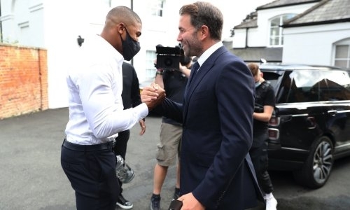 Промоутер Головкина рассказал о сумме отступных Усику за разрешение провести бой Джошуа — Фьюри