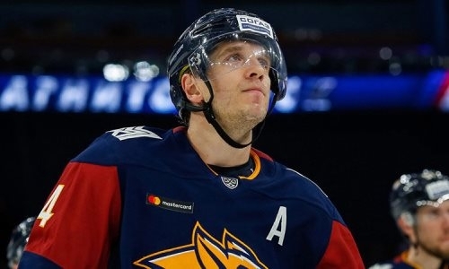 «Он работает как черт». Звездный лидер клуба КХЛ готовится сыграть с «Барысом» после травмы