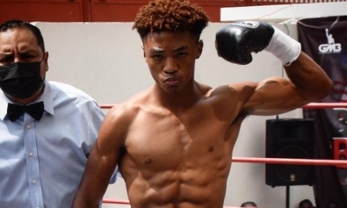 Завершился первый бой вечера бокса Головкин — Шеремета