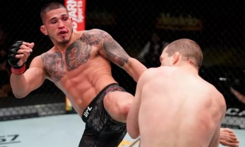 Экс-чемпион UFC одержал яркую победу и нацелился на титул Хабиба Нурмагомедова. Видео