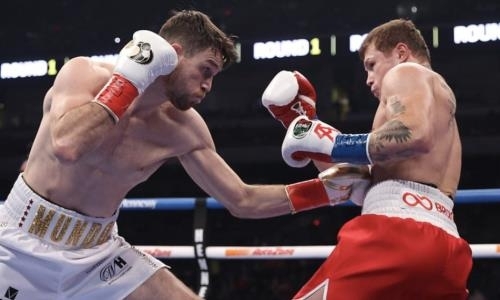 «Что за зверь! Всех топов разбил». Хамитов в восторге от победы «Канело» над Смитом