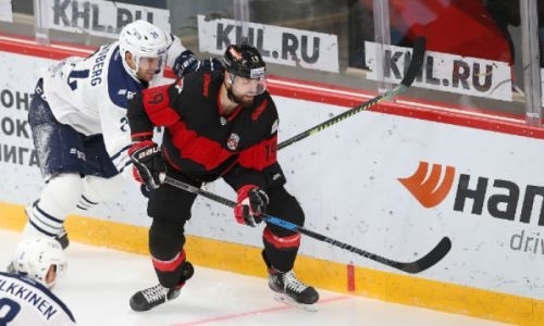 «Они постоянно так делают». Участник драки в матче «Авангарда» высказался о судьях перед игрой с «Барысом»