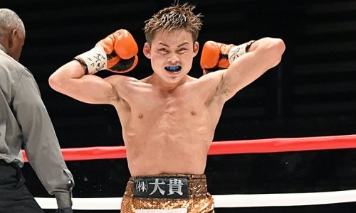 Промоутер Головкина подписал контракт с непобежденным чемпионом мира в двух весах