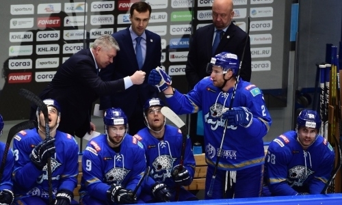 «Совсем другая ситуация». Юрий Михайлис разобрал победу над «Авангардом», оценил игру новичка и рассказал о формировании состава «Барыса»