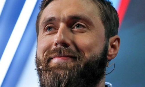 Ведущий программы «Судейская» отреагировал на спорный эпизод с наказанием Романа Старченко