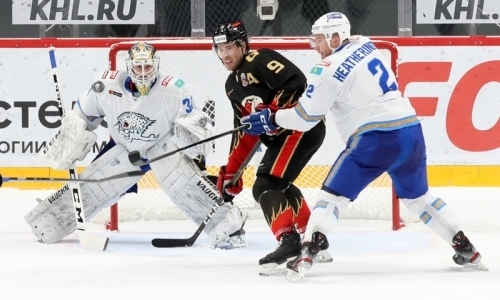 «Беззубо, грубо, отвратительно». Игру «Авангарда» против «Барыса» раскритиковали в родном городе