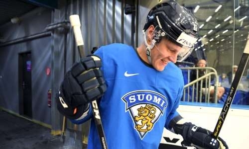 Лидер конференции «Барыса» в КХЛ официально подписал контракт с чемпионом мира