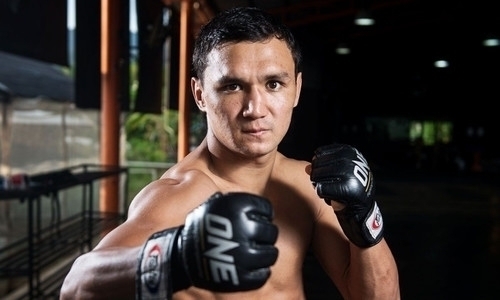 Казахстанские бойцы UFC поддержали Кайрата Ахметова перед поединком в турнире ONE