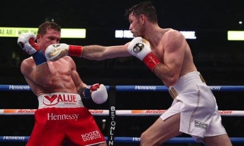 «Попросту отсутствовал». Экс-чемпион мира назвал причину поражения Смита в бою с «Канело»