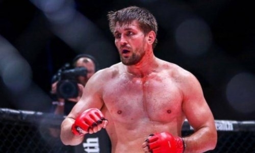 «Побежали, как бараны. Уроды». Минаков признался, что защищал Минеева в драке с Исмаиловым