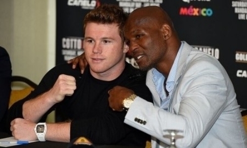 «Никогда не забуду». Хопкинс поблагодарил «Канело» за спасение его рекорда от Головкина