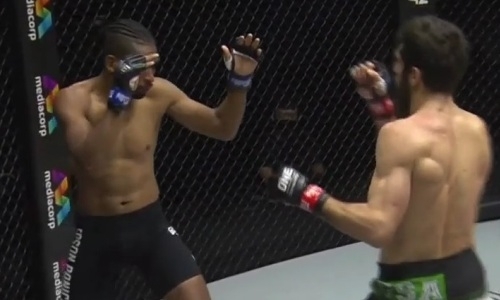 Первый нокаут случился на турнире ONE FC с участием казахстанца Ахметова. Видео