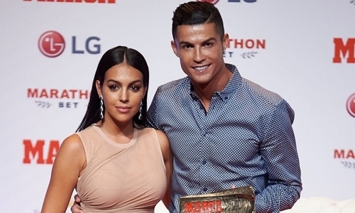 Девушка Криштиану Роналду вызвала споры между фанатами из Казахстана и Узбекистана