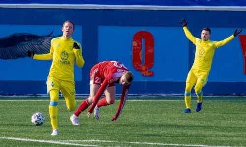 В Казахстане могут сократить зарплаты футболистов и тренеров до одного миллиона тенге