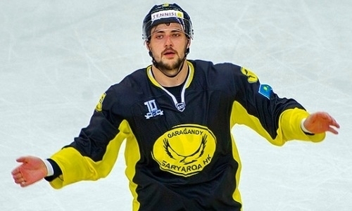 Игроку «Сарыарки» вручили табличку в честь памятного достижения