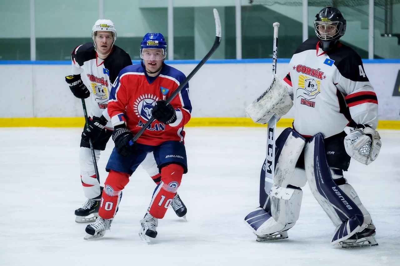 Горняк арлан. Горняк рудный арлан. Арлан грип арена. Хоккейный клуб арлан форма. Горняк арлан.